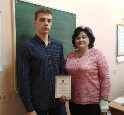 ст.викл. Михайлюк Г.Т. із фіналістом олімпіади Лопушанським О.М., група 16а
